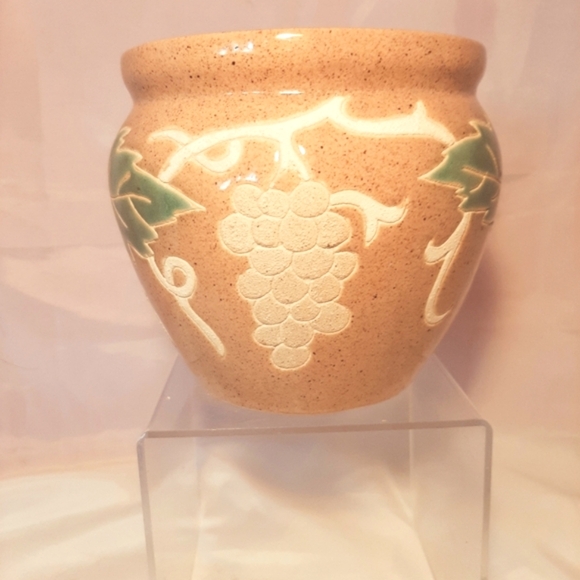Signed Art Pottery Vase/Planter. Relief Textured Grapes/Leaves. Speckled Glaze - Picture 2 of 6